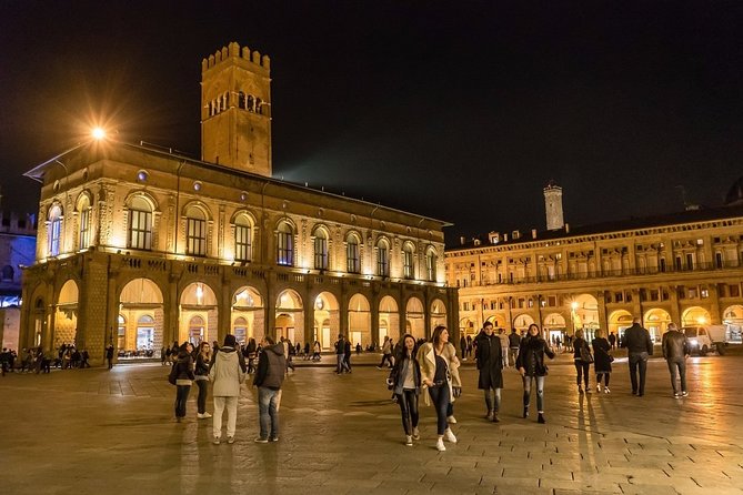 Bologna Airport Transfers : Bologna Airport BLQ to Bologna City in Luxury Van - Flexible drop-off at a hotel or train station