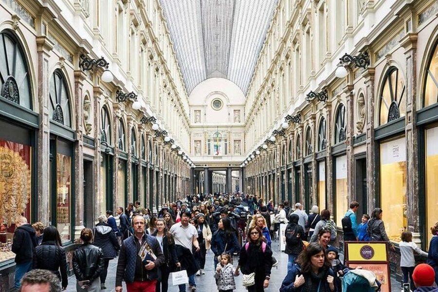 Brussels: Private Guided Tour of the City’s Top Highlights - Galeries Royales Saint-Hubert and Brussels’ sweet side