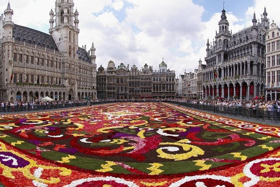 Brussels: Private Guided Tour of the City’s Top Highlights - The Royal Palace and Belgium’s monarchy