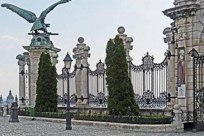 Budapest Private 2 hrs. Mercedes Sightseeing Tour - Why the private format can be worth $130.15