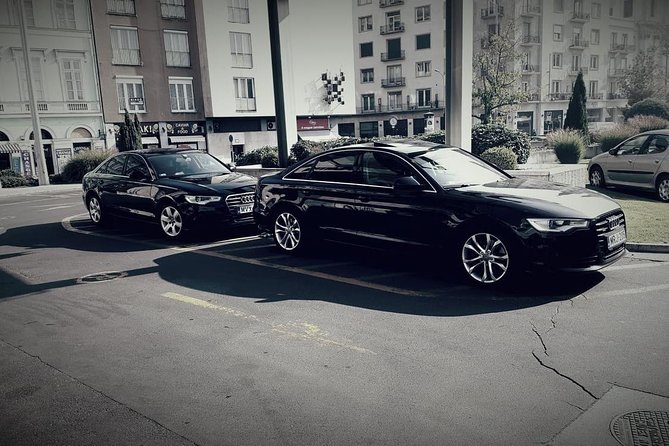 Budapest Private Airport Transfer in a Luxury Car - The airport pickup point is easy to understand