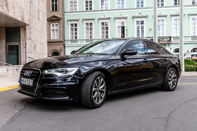 Budapest Private Airport Transfer in a Luxury Car - The drive into Budapest