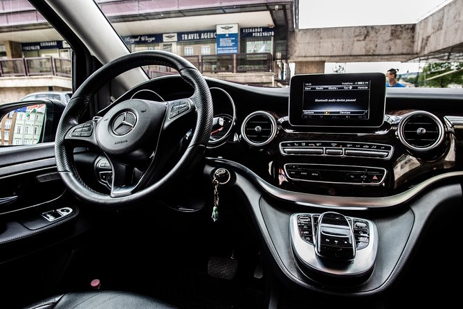 Budapest Private Airport Transfer in a Luxury Minivan - Departure pickups from hotels and private addresses