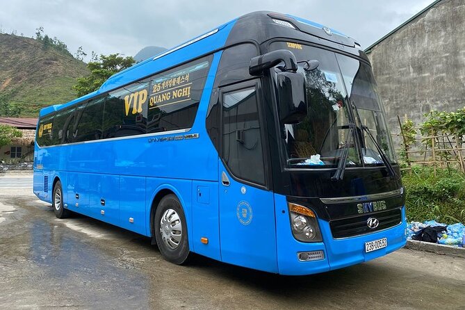 Bus ticket Hanoi to Ha Giang: Sleeping - Limousine - Cabin Bus - Cabin comfort, bedding, and personal space