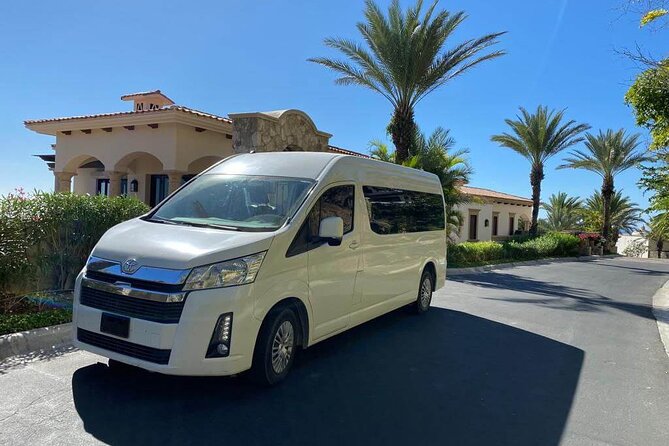 Cabo Airport Private CAR to cabo area Resorts UP TO 3 PASSENGERS - The return airport trip needs confirmation