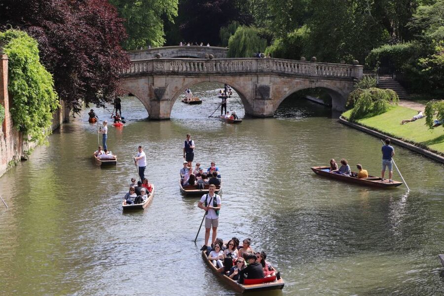 Cambridge: Private Chauffeured Punting Tour - Setting off from Jesus Green