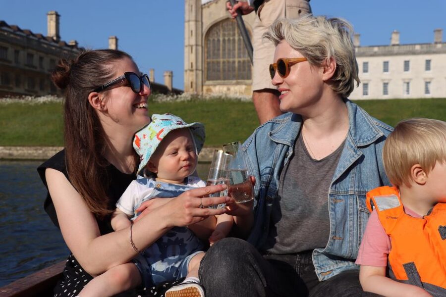 Cambridge: Shared Chauffeured Punting Tour - Starting at Jesus Green and La Mimosa