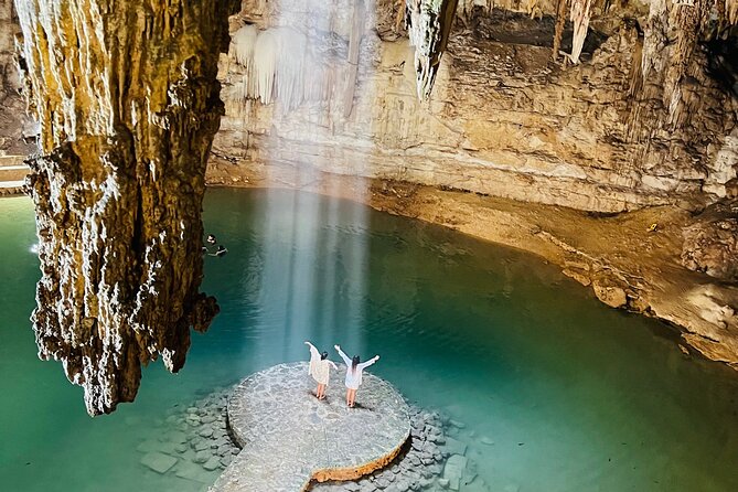 Cancun Private Driver - Beaches, restaurants, and city stops