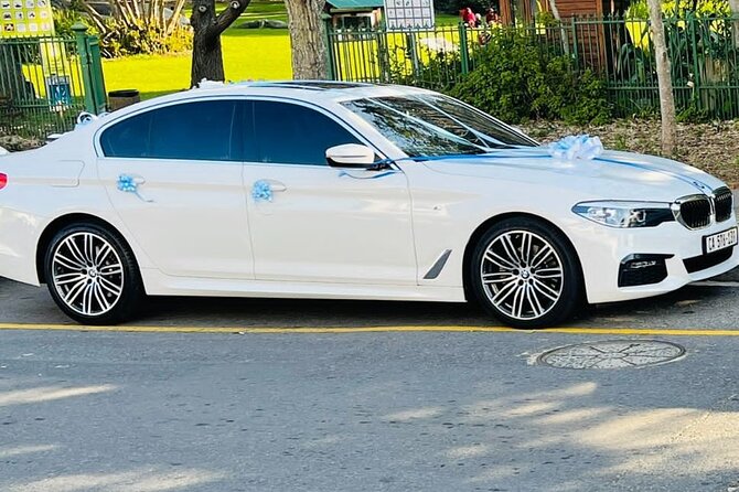 Cape Town Airport Transfers and Chauffeur Drive to all Hotels - What comes with the vehicle