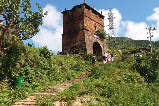 Chan May Port: Private Car to Hoi An or Ba Na Hills & Hue - Lang Co Beach adds sea views and seafood country