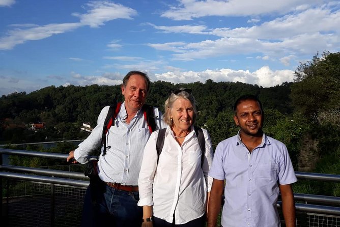 Chauffeur guide and Tour organizer - Praboda’s planning and Roshan’s road support