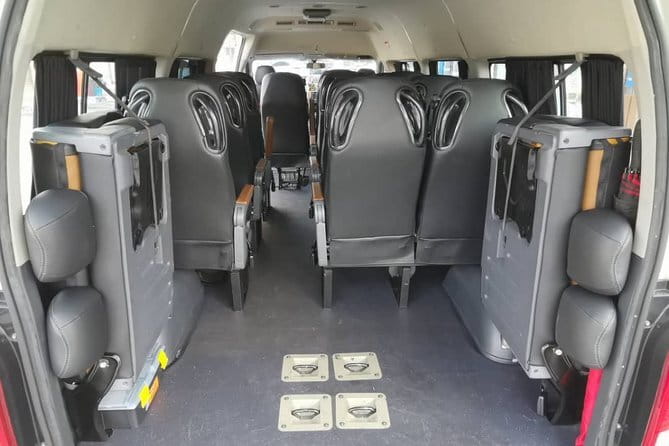 ~Chauffeur: Johor Bahru to Singapore Van Transfer - The 1.5-hour road trip from Johor Bahru