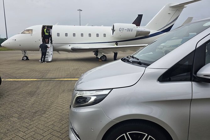 Chauffeur Limo Service From London any Hotels to Heathrow Airport - A private ride when Heathrow timing matters