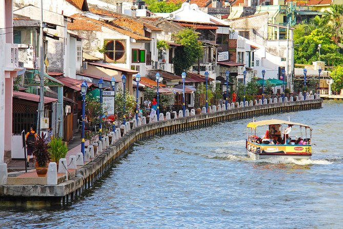 °Chauffeur: Malacca to Singapore Van Transfer - Choosing the right destination in Singapore