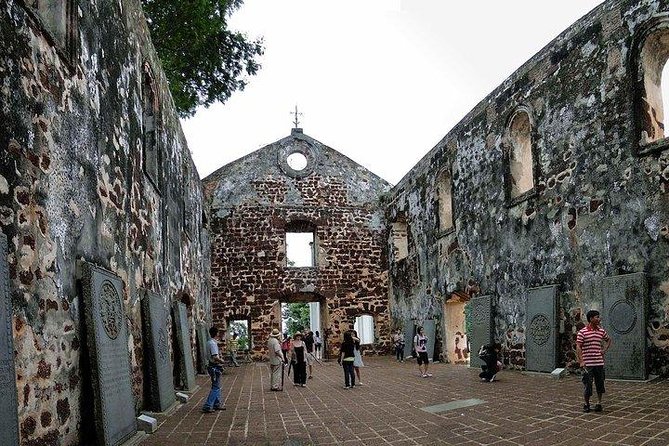 °Chauffeur: Malacca to Singapore Van Transfer - The border crossing is the part you need to understand