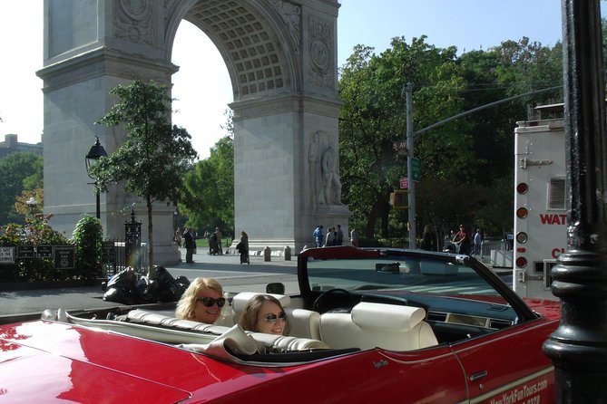 Chauffeured 2 hour Private Tour in a Dodge Challenger Convertible - Crossing the Brooklyn Bridge in an open-top car
