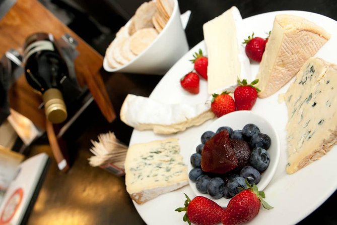 Chauffeured Cheese and Wine Tour with 3 Course Lunch - For 2 - What the strongest praise points to