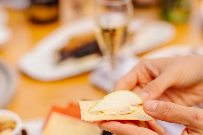 Chauffeured Cheese and Wine Tour with 3 Course Lunch - For 2 - Four cheese stops across the valley