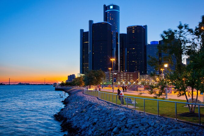 Chauffeured Historic Tour of Detroit with Flexibility - Detroit in one day, from Motown to the Model T