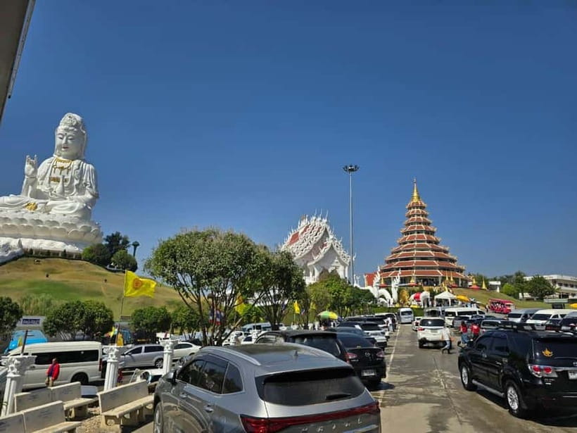 Chiang Rai: Private Tour with Driver and Custom Itinerary - Meeting the Karen Long Neck community