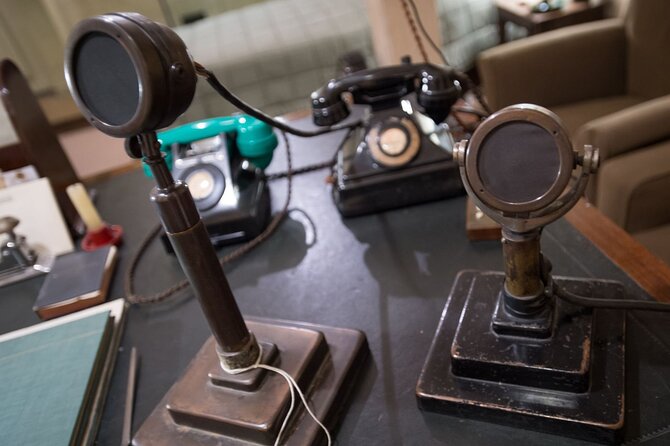 Churchill War Rooms "Behind The Glass" and Private Car Tour - Churchill’s wartime world begins in Westminster