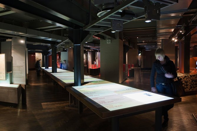 Churchill War Rooms "Behind The Glass" and Private Car Tour - What the private format is worth