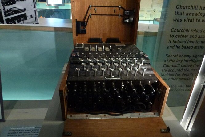 Churchill War Rooms "Behind The Glass" and Private Car Tour - The Churchill museum adds a second layer
