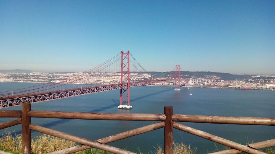 City Tour of Lisbon; In a private car - Crossing the city for river and hilltop views