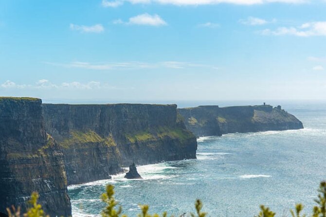 Cliffs of Moher, Burren and Bunratty with Private Chauffeur Tour - A long west coast day from Dublin