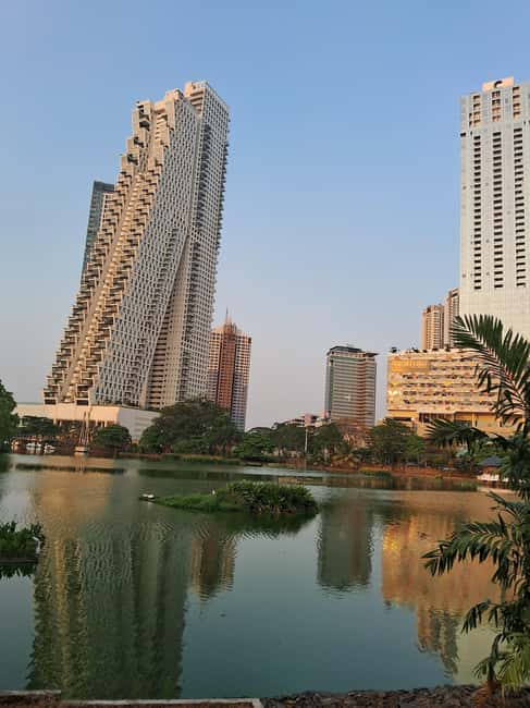 Colombo: City Sightseeing Tour by Car with Driver-Guide - Independence Memorial Hall and Viharamahadevi Park
