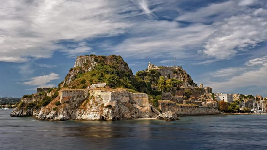 Corfu cruise port : Private customized tour with limo van - Glyfada Beach for a simpler summer stop