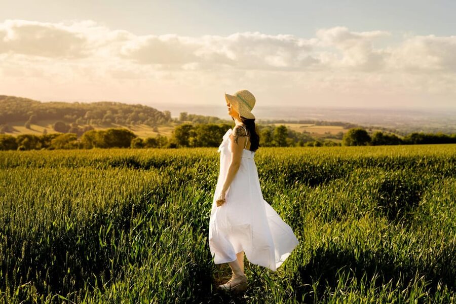 Cotswolds Village Private Car Tour and Photoshoot - Chipping Campden for stone cottages and shopping