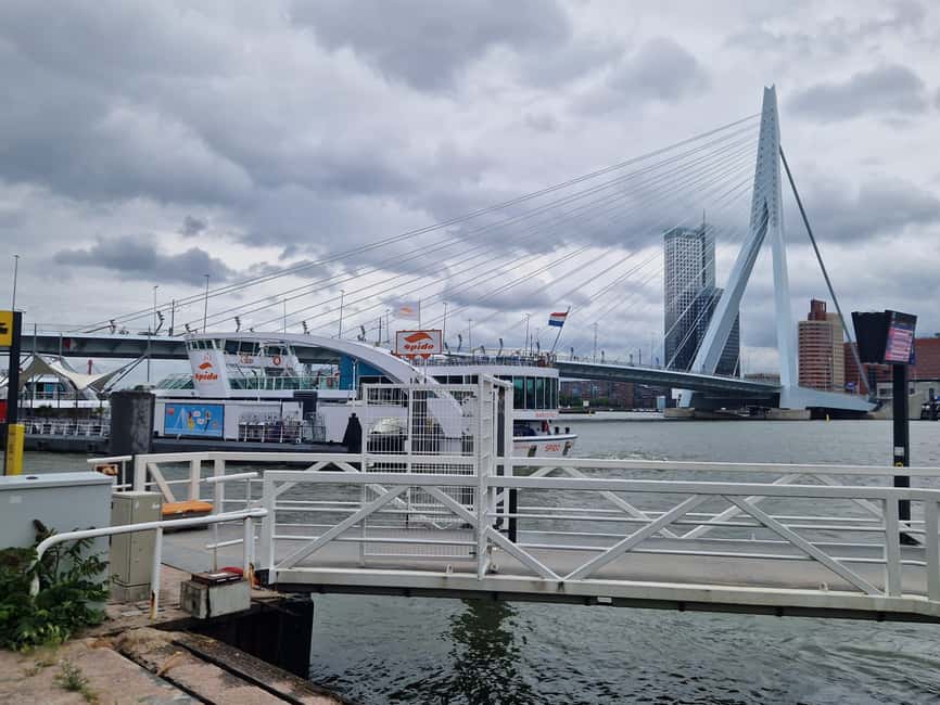 Cruise Terminal Rotterdam: Private Tour by Luxury Van - Volendam and Jacobs Hoeve Cheese Farm