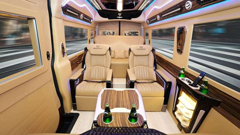 Da Nang: Ba Na Hills and Golden Bridge Limousine Tour - The limousine pickup from Da Nang