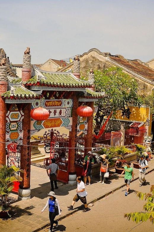 Da Nang: My Son Sanctuary and Hoi An Private Car Day Tour - Lunch between the two major stops