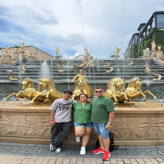 Da Nang : Private Car to Golden Bridge & BaNa Hills - French Village and three hours of attractions