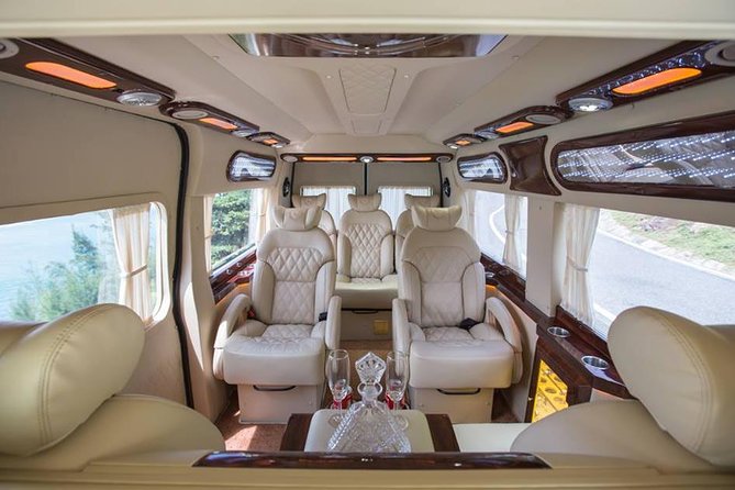 Da Nang To Hoi An Transfer By Limousine Dcar Luxury - A calm landing after Da Nang airport