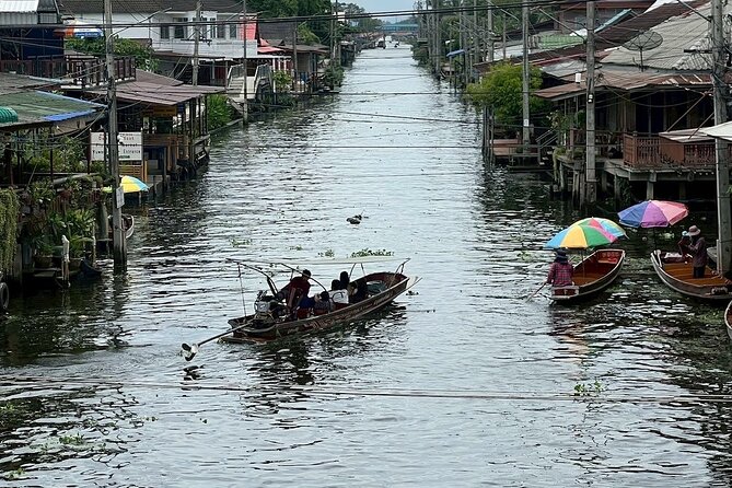 Damnoen Saduak and Maeklong Railway Market Tour with Private Car - Riverside lunch and 30 minutes to browse