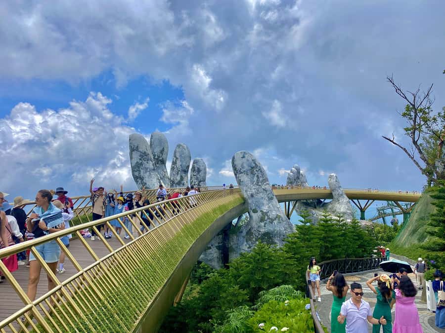 Danang: Golden Bridge by Private Car or Bus w hotel pickup - Who should choose this experience?
