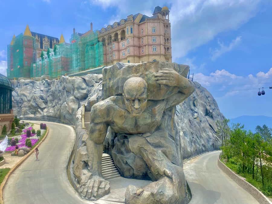 Danang: Golden Bridge by Private Car or Bus w hotel pickup - What the staff do well