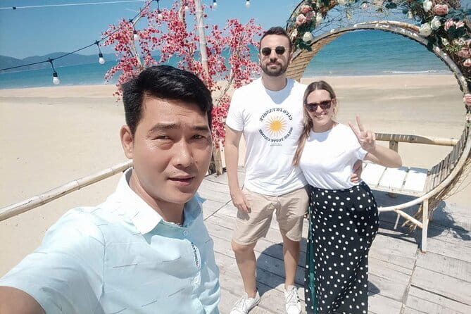 Danang Hotel/ Airport to Hue via Hai Van Pass by Private Car - Meeting your driver at Da Nang Airport or your hotel