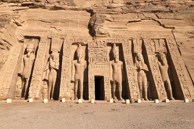 Day tour to Abu Simbel from Aswan by private car - The main drawback: a lot of road for one major stop