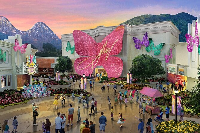 Day Trip Nashville to Dollywood Pigeon Forge with Private Driver - Snacks, drinks, and road comfort