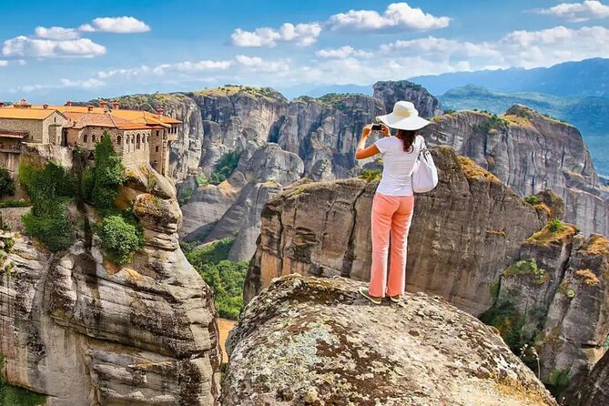 Day Trip to Meteora from Athens with A Private Driver - Thermopylae and the Leonidas Monument