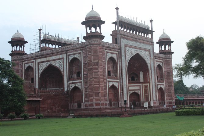 Day Trip to Taj Mahal from Delhi by Private Car - Entering the Taj Mahal