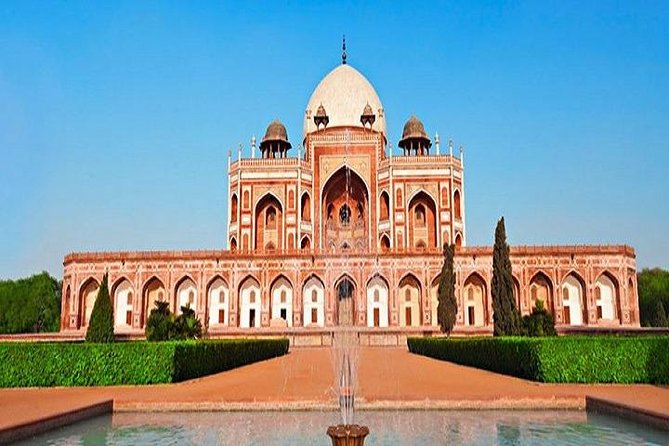 Delhi City Sightseeing Tour In a Private Car With Safe & Reliable Driver - One private car, two very different Delhis