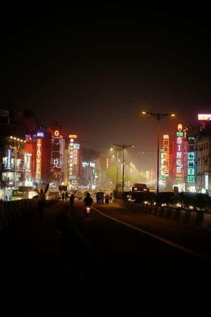 Delhi : Nightlife Tour with private car, guide & driver - Should you book it?