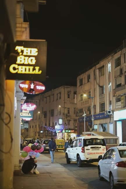 Delhi : Nightlife Tour with private car, guide & driver - Why the private car matters after dark