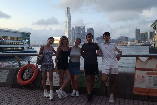 Deluxe Hong Kong City Tour using Mercedes-Benz V-Class Car+ Guide - Why the evening schedule works so well
