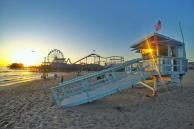 Deluxe Los Angeles 5-Hour Limo Tour with Drinks Included